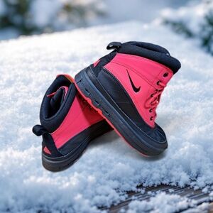 🔥❄️Nike Woodside II ACG Black/Red Boots in size 6.5Y. Pre-owned